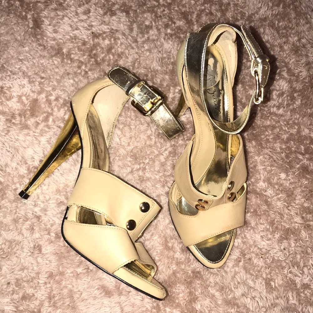 Heels - Picture 2 of 4